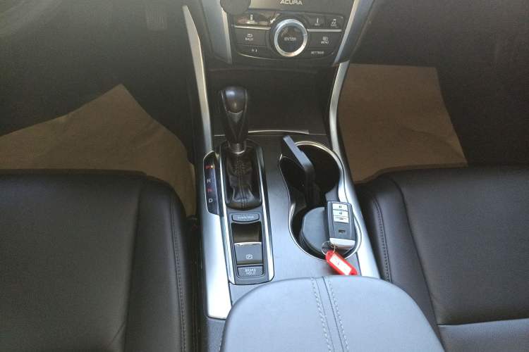 Used Acura TLX-L 2018 2.4L Comfort Edition Gear Lever