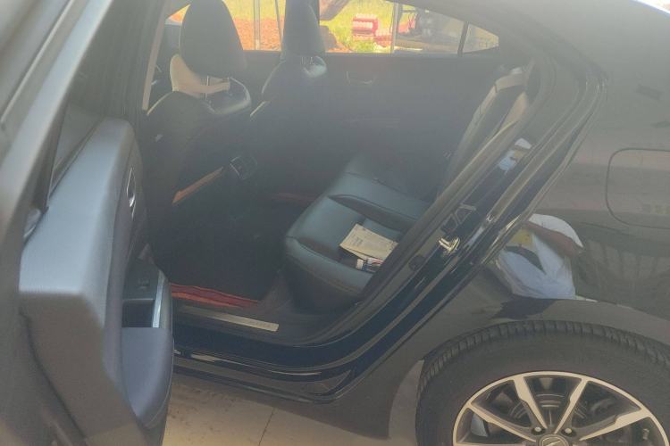 Used Acura TLX-L 2018 2.4L Comfort Edition Interior 4
