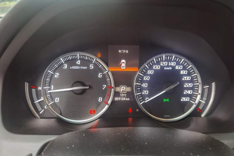 Used Acura TLX-L 2018 2.4L Comfort Edition Odometer Close Up