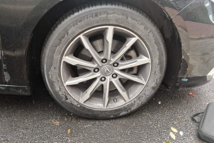 Used Acura TLX-L 2018 2.4L Enjoy Edition Right Front Wheel Hub
