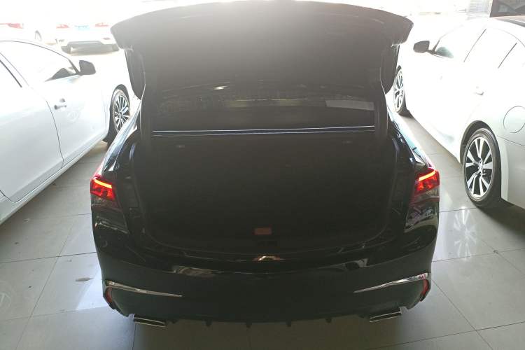 Used Acura TLX-L 2018 2.4L Comfort Edition Trunk