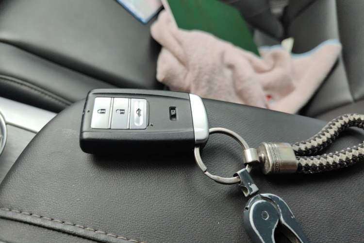 Used Acura TLX-L 2018 2.4L Comfort Edition Vehicle Key