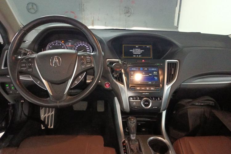 Used Acura TLX-L 2018 2.4L Diamond Edition Center Console