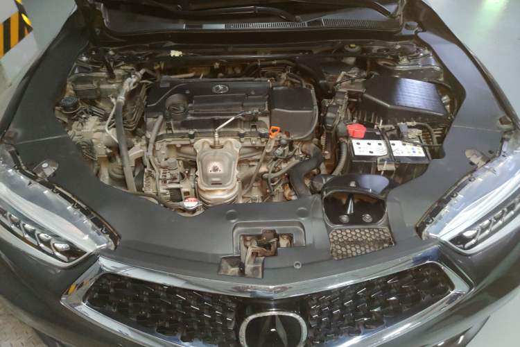 Used Acura TLX-L 2018 2.4L Deluxe Edition Engine Bay