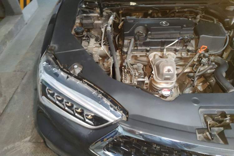 Used Acura TLX-L 2018 2.4L Deluxe Edition Engine Bay Right
