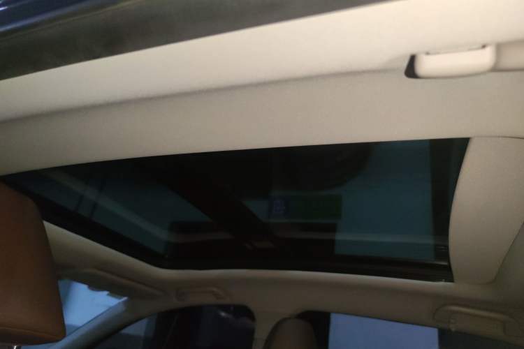 Used Acura TLX-L 2018 2.4L Deluxe Edition Headliner