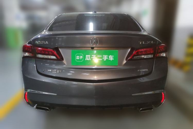Used Acura TLX-L 2018 2.4L Deluxe Edition Rear