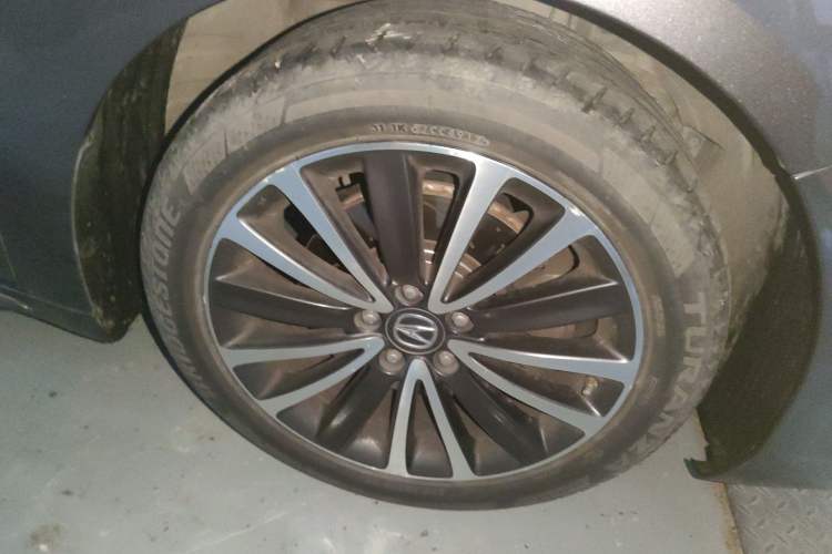 Used Acura TLX-L 2018 2.4L Deluxe Edition Right Front Wheel Hub