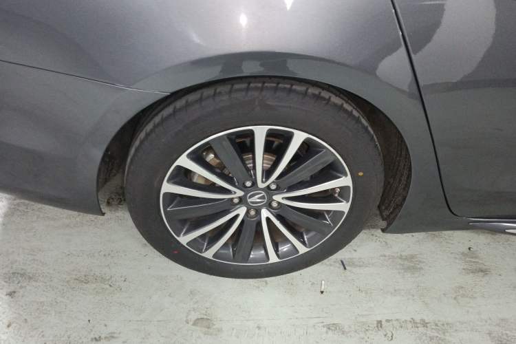 Used Acura TLX-L 2018 2.4L Diamond Edition Right Rear Wheel Hub