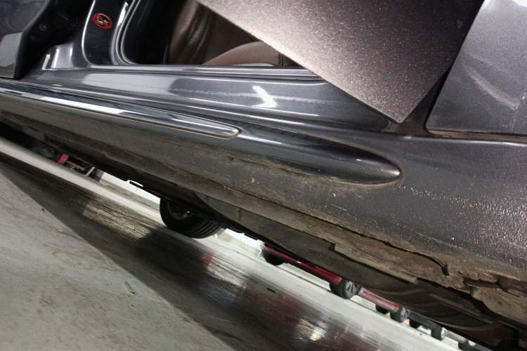 Used Acura TLX-L 2018 2.4L Diamond Edition Right Side Sill