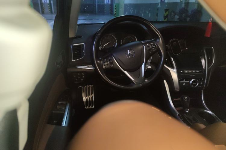 Used Acura TLX-L 2018 2.4L Deluxe Edition Steering Wheel