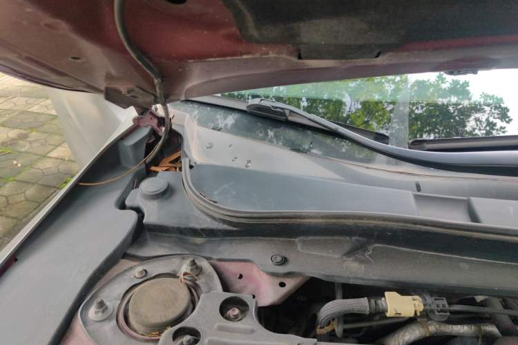 Used Acura TLX-L 2018 2.4L Deluxe Edition Engine Bay Right