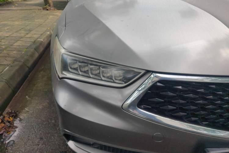 Used Acura TLX-L 2018 2.4L Deluxe Edition Right Front Headlight