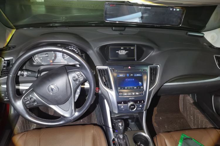 Used Acura TLX-L 2018 2.4L Deluxe Edition Center Console