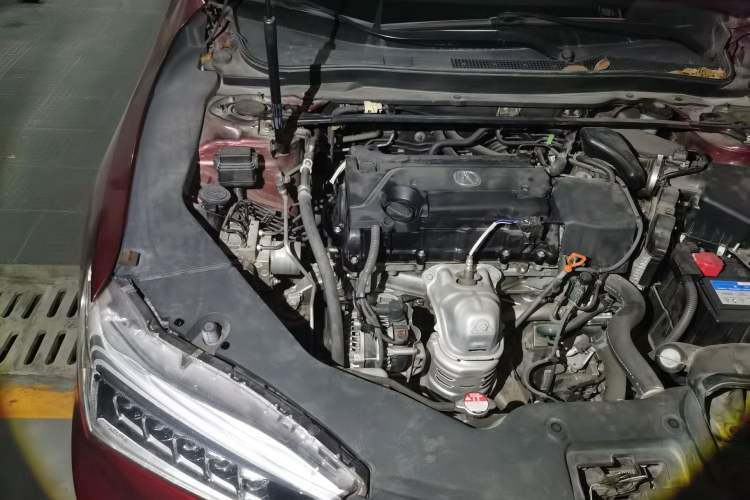 Used Acura TLX-L 2018 2.4L Deluxe Edition Engine Bay Right