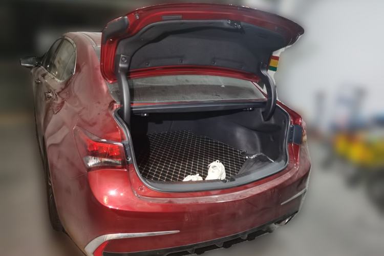 Used Acura TLX-L 2018 2.4L Deluxe Edition Trunk