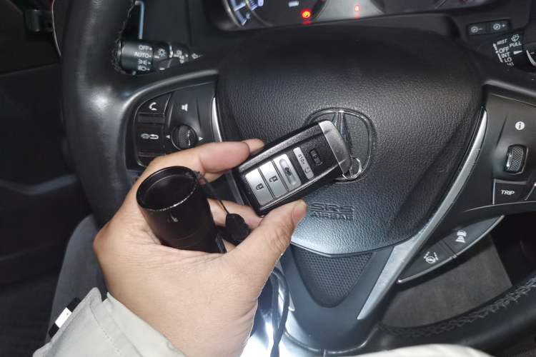 Used Acura TLX-L 2018 2.4L Deluxe Edition Vehicle Key