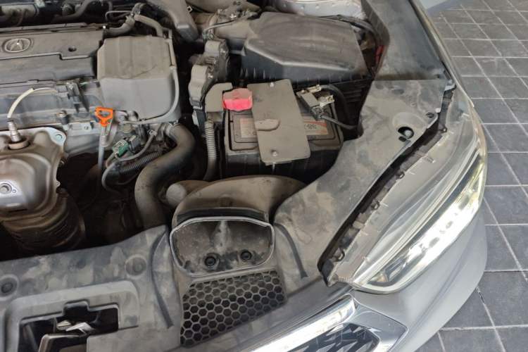 Used Acura TLX-L 2018 2.4L Deluxe Edition Engine Bay Left