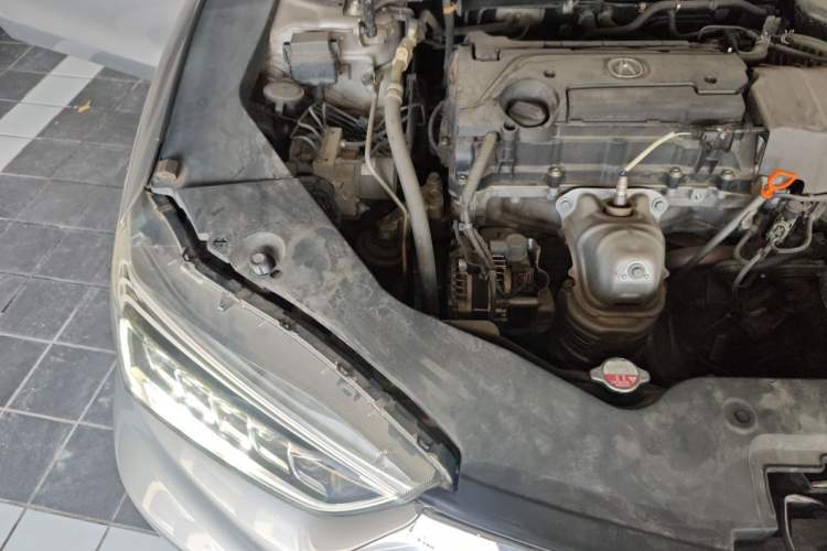 Used Acura TLX-L 2018 2.4L Deluxe Edition Engine Bay Right
