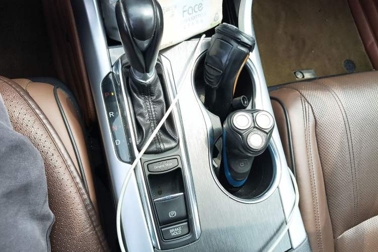 Used Acura TLX-L 2018 2.4L Deluxe Edition Gear Lever