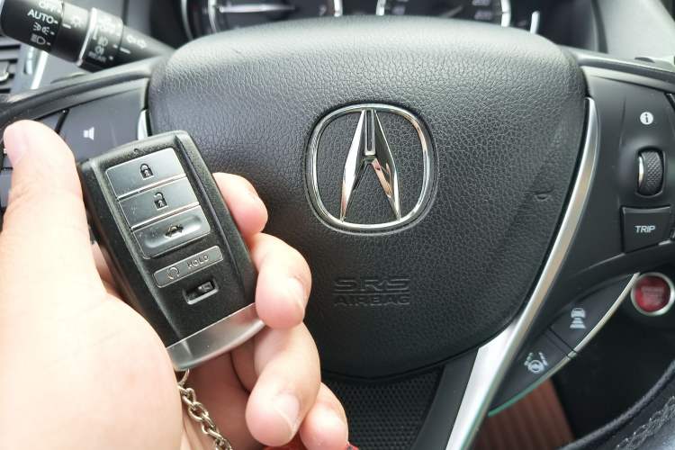 Used Acura TLX-L 2018 2.4L Deluxe Edition Vehicle Key