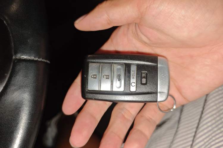 Used Acura TLX-L 2018 2.4L Deluxe Edition Vehicle Key