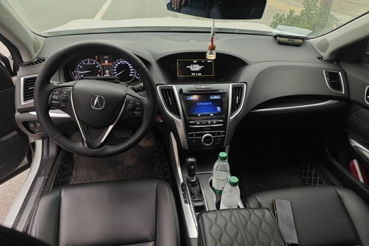 Used Acura TLX-L 2018 2.4L Comfort Edition Center Console