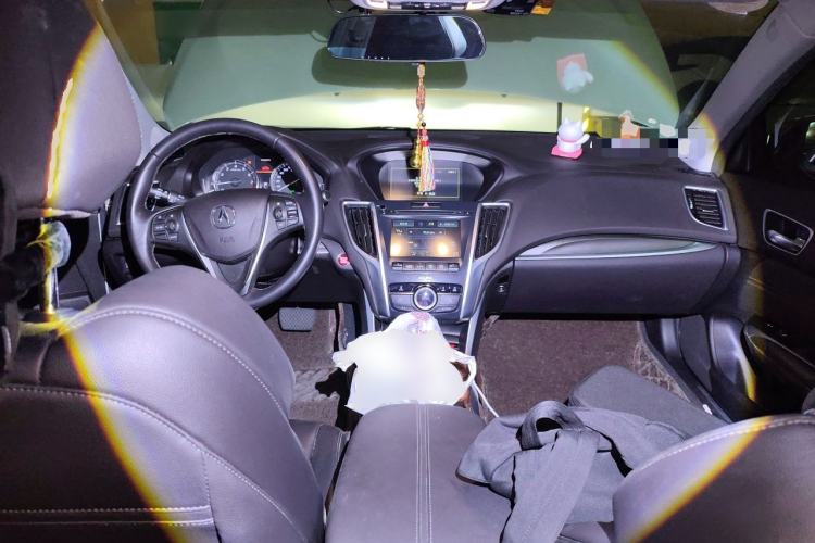 Used Acura TLX-L 2018 2.4L Comfort Edition Center Console
