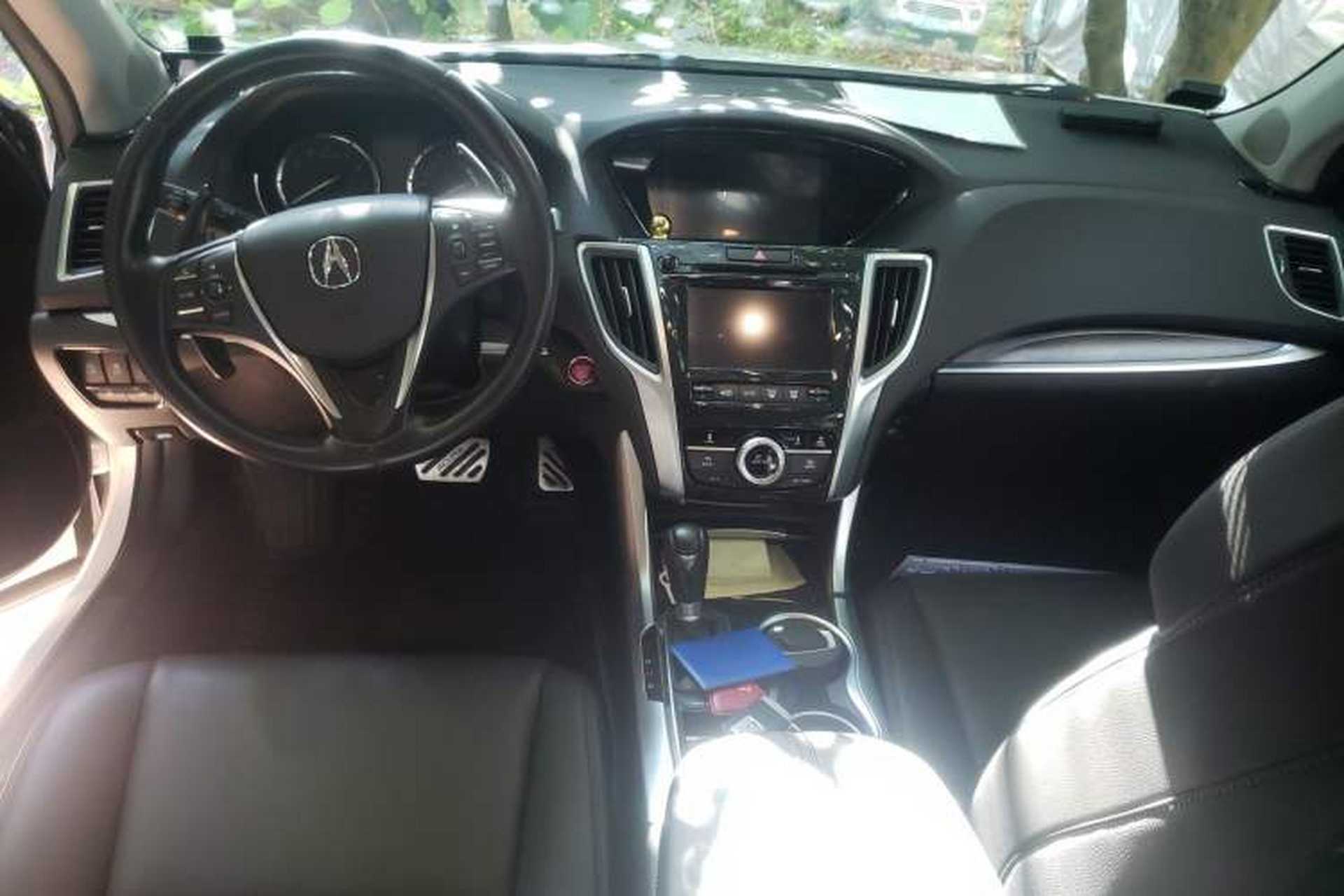 Used Acura TLX-L 2018 2.4L Comfort Edition Center Console
