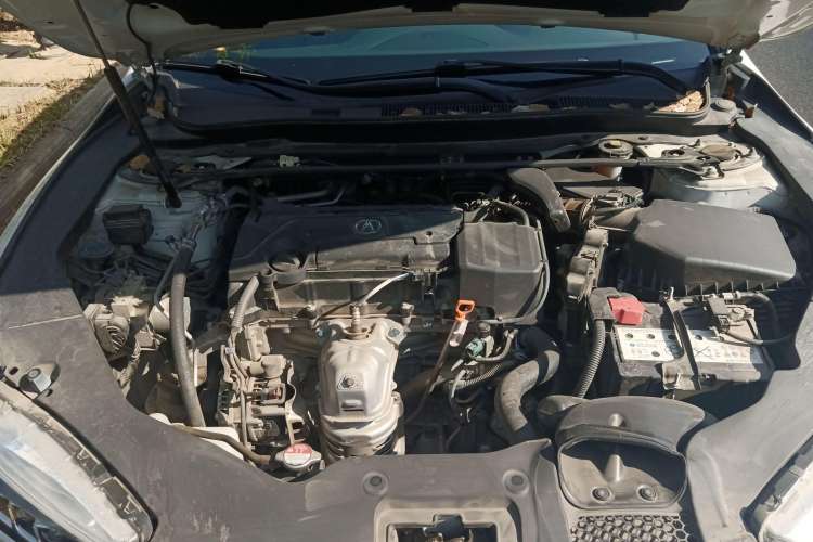 Used Acura TLX-L 2018 2.4L Comfort Edition Engine Bay