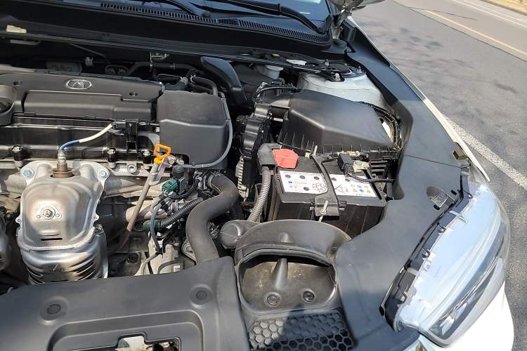 Used Acura TLX-L 2018 2.4L Deluxe Edition Engine Bay Left