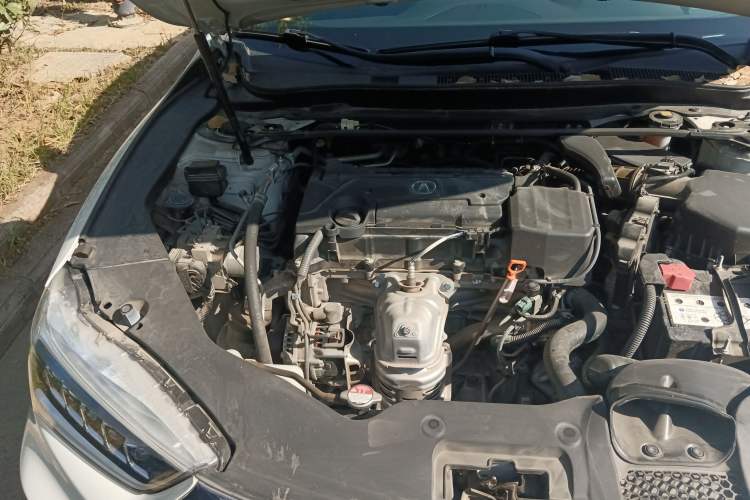 Used Acura TLX-L 2018 2.4L Comfort Edition Engine Bay Right