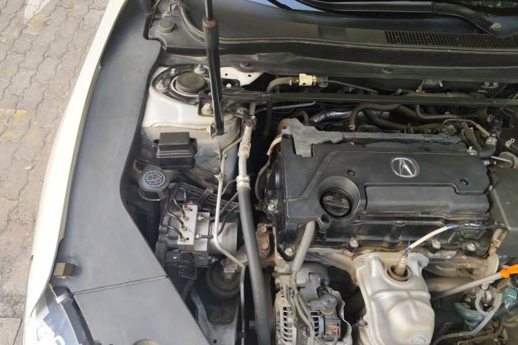 Used Acura TLX-L 2018 2.4L Comfort Edition Engine Bay Right