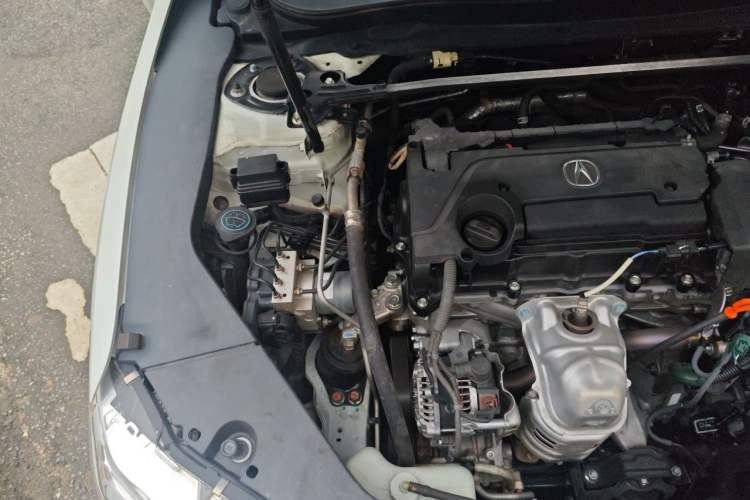 Used Acura TLX-L 2018 2.4L Comfort Edition Engine Bay Right