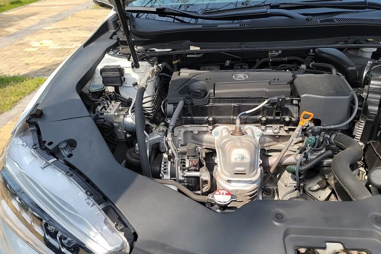 Used Acura TLX-L 2018 2.4L Deluxe Edition Engine Bay Right