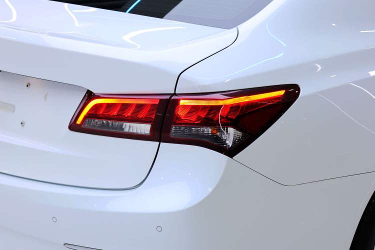Used Acura TLX-L 2018 2.4L Deluxe Edition Exterior 11
