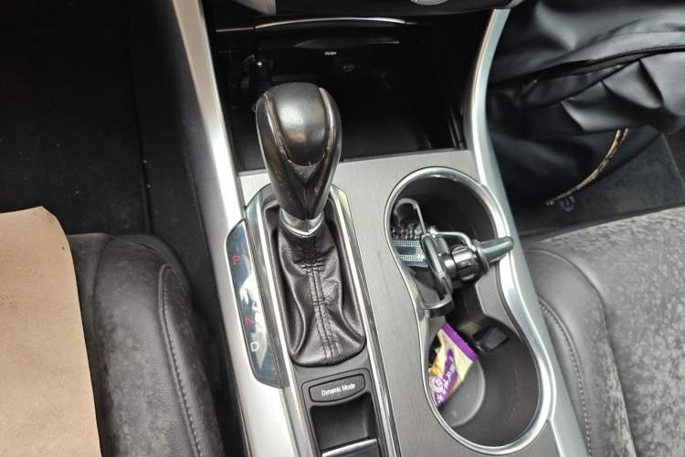 Used Acura TLX-L 2018 2.4L Comfort Edition Gear Lever