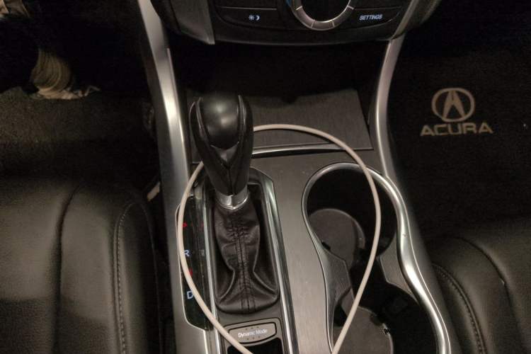 Used Acura TLX-L 2018 2.4L Comfort Edition Gear Lever