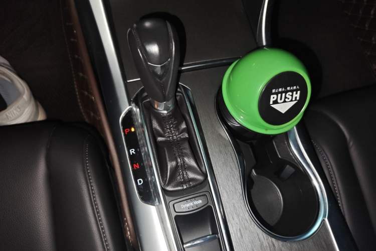 Used Acura TLX-L 2018 2.4L Comfort Edition Gear Lever