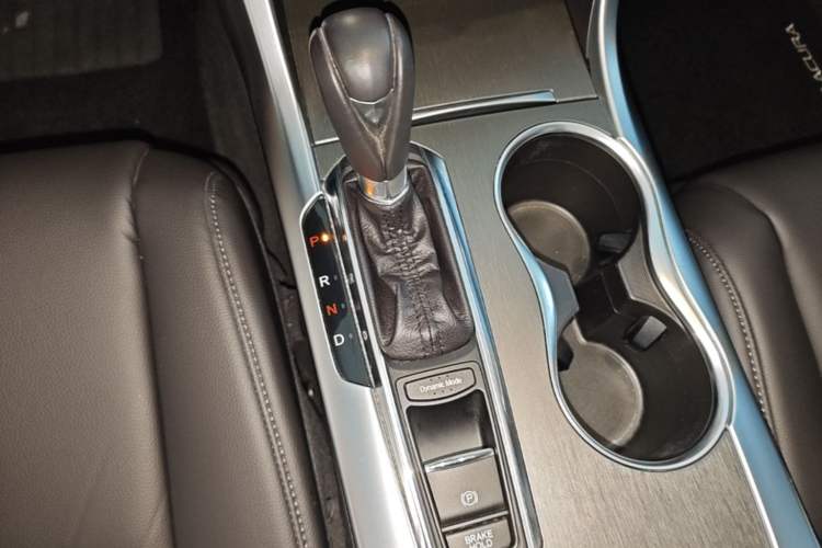 Used Acura TLX-L 2018 2.4L Comfort Edition Gear Lever