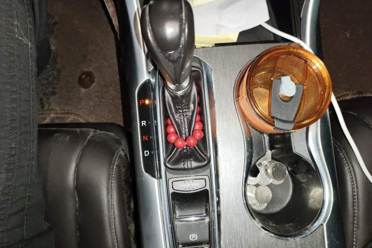 Used Acura TLX-L 2018 2.4L Comfort Edition Gear Lever