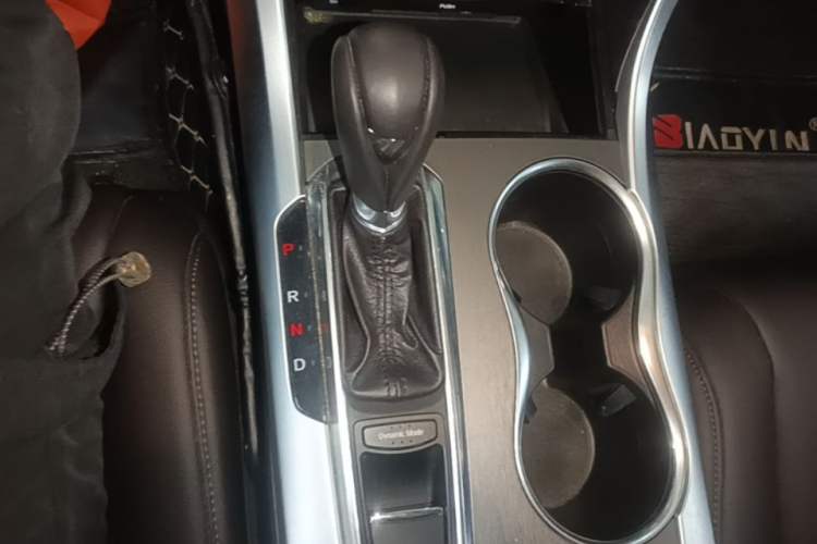 Used Acura TLX-L 2018 2.4L Comfort Edition Gear Lever