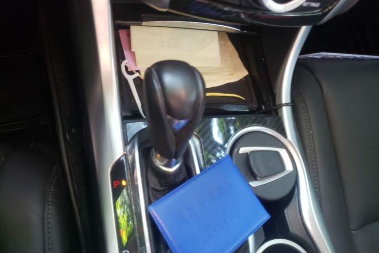 Used Acura TLX-L 2018 2.4L Comfort Edition Gear Lever