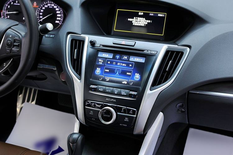 Used Acura TLX-L 2018 2.4L Deluxe Edition Interior 4