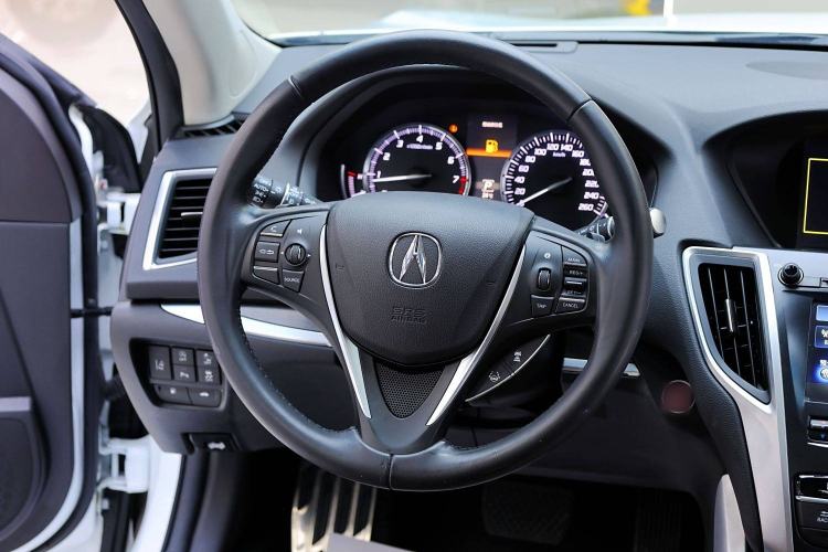 Used Acura TLX-L 2018 2.4L Deluxe Edition Interior 7