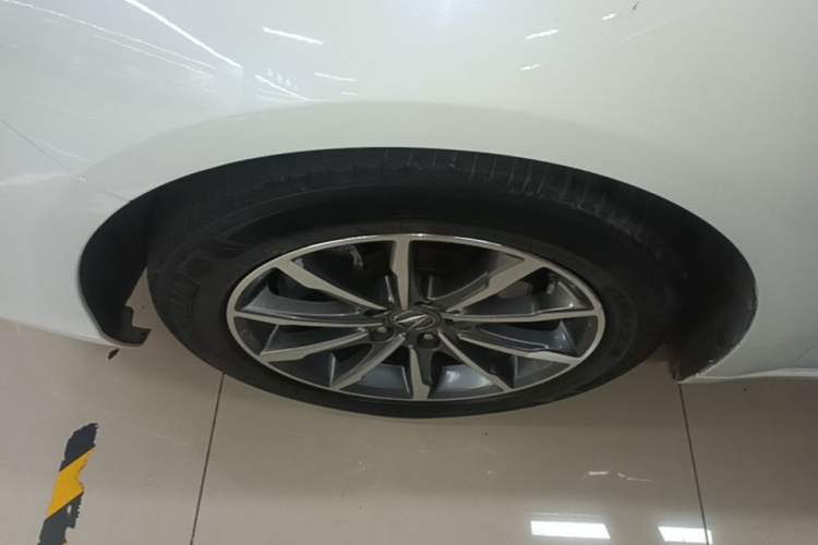 Used Acura TLX-L 2018 2.4L Comfort Edition Left Front Wheel Hub