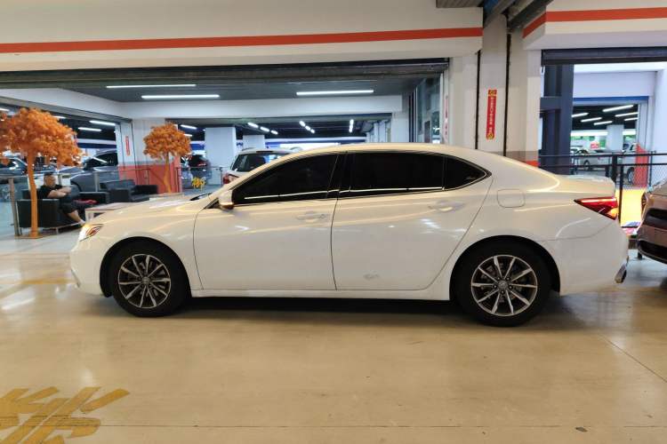 Used Acura TLX-L 2018 2.4L Comfort Edition Left Side