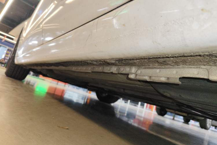 Used Acura TLX-L 2018 2.4L Comfort Edition Left Side Sill