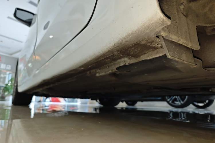 Used Acura TLX-L 2018 2.4L Comfort Edition Left Side Sill