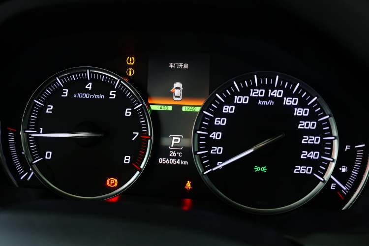 Used Acura TLX-L 2018 2.4L Deluxe Edition Odometer Close Up